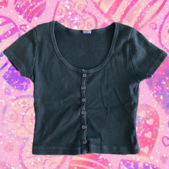 Brandy Melville Tops - Brandy Melville crop top!!!